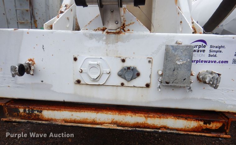 image for item DL5965 1973 Fruehauf  pneumatic dry bulk trailer