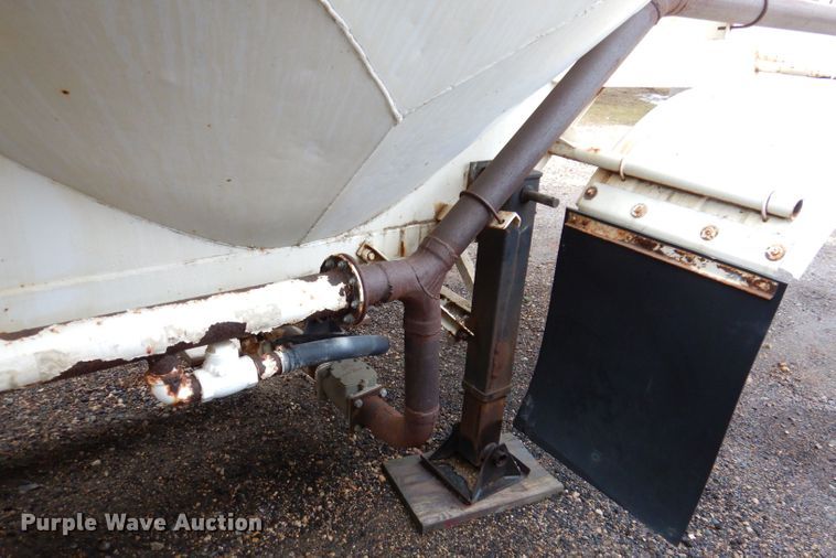 image for item DL5965 1973 Fruehauf  pneumatic dry bulk trailer