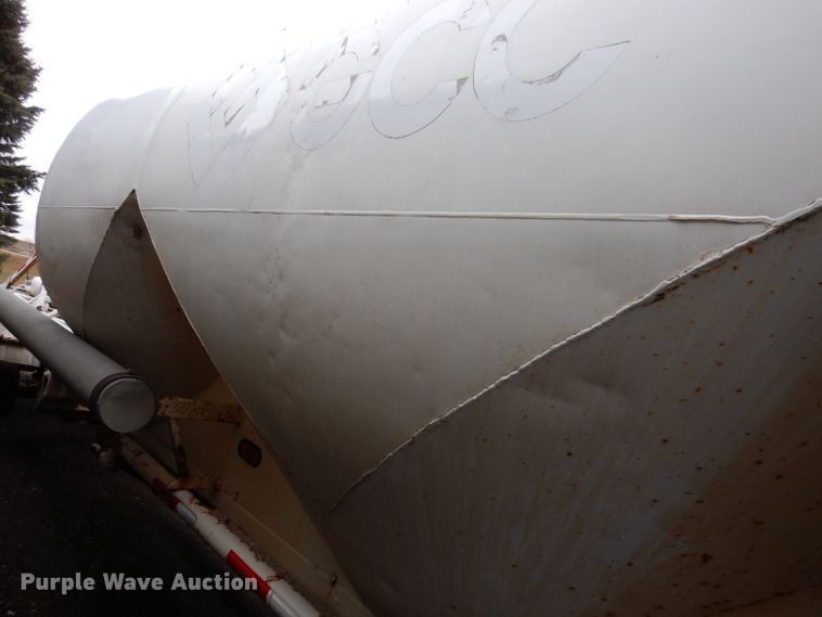 image for item DL5965 1973 Fruehauf  pneumatic dry bulk trailer