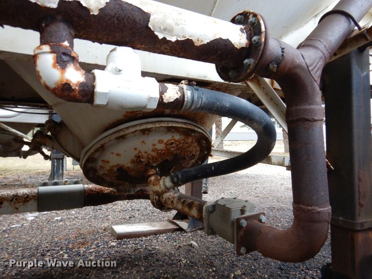 image for item DL5965 1973 Fruehauf  pneumatic dry bulk trailer