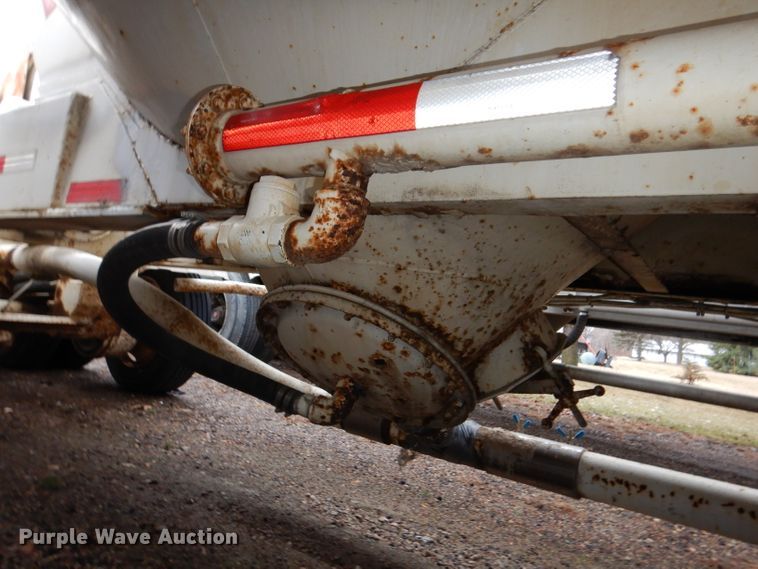 image for item DL5965 1973 Fruehauf  pneumatic dry bulk trailer