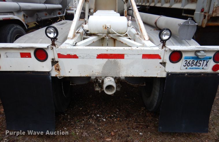 image for item DL5965 1973 Fruehauf  pneumatic dry bulk trailer