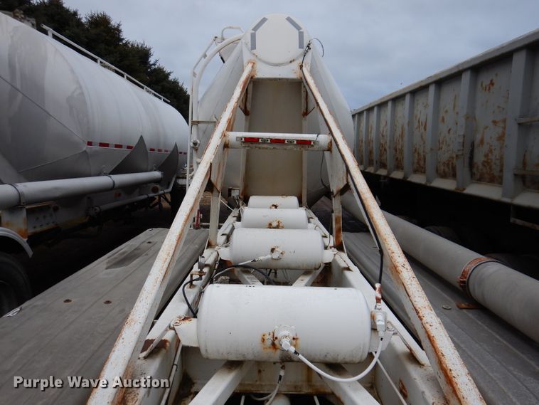 image for item DL5965 1973 Fruehauf  pneumatic dry bulk trailer