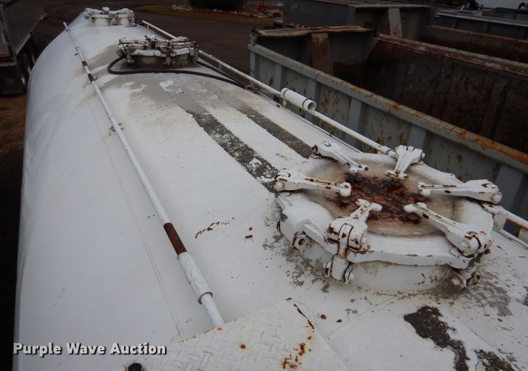 image for item DL5965 1973 Fruehauf  pneumatic dry bulk trailer