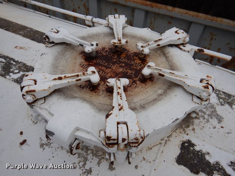 image for item DL5965 1973 Fruehauf  pneumatic dry bulk trailer