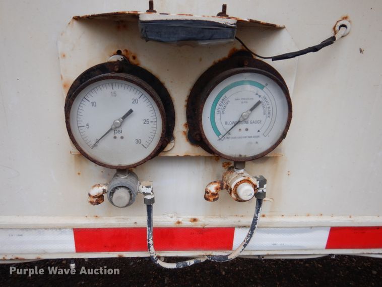 image for item DL5965 1973 Fruehauf  pneumatic dry bulk trailer