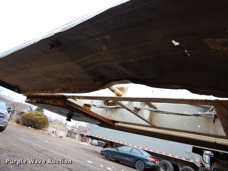 image for item DL5965 1973 Fruehauf  pneumatic dry bulk trailer