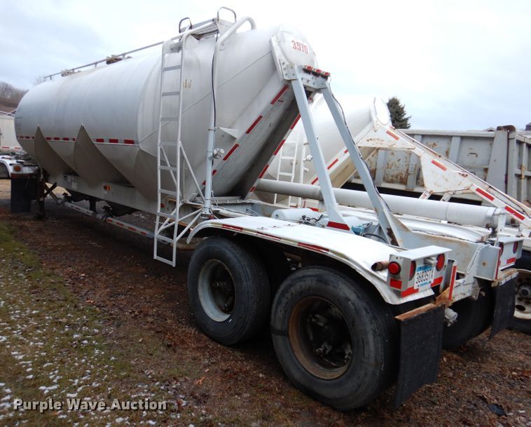 image for item DL5966 1987 Fruehauf  pneumatic dry bulk trailer