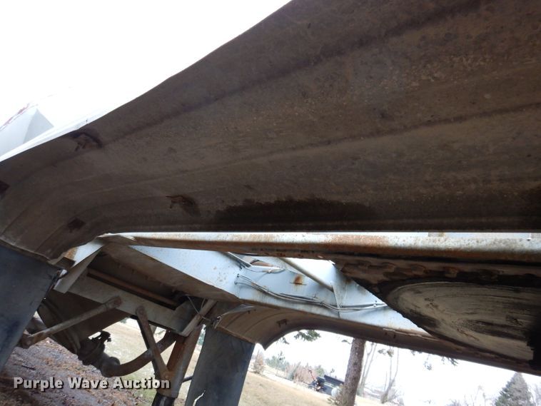 image for item DL5966 1987 Fruehauf  pneumatic dry bulk trailer