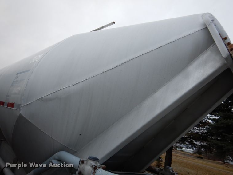 image for item DL5966 1987 Fruehauf  pneumatic dry bulk trailer