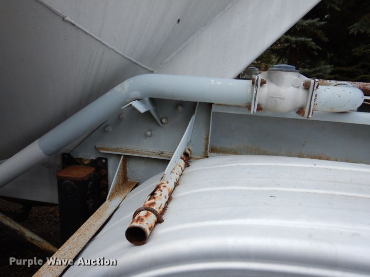 image for item DL5966 1987 Fruehauf  pneumatic dry bulk trailer