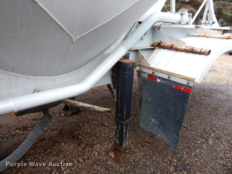 image for item DL5966 1987 Fruehauf  pneumatic dry bulk trailer