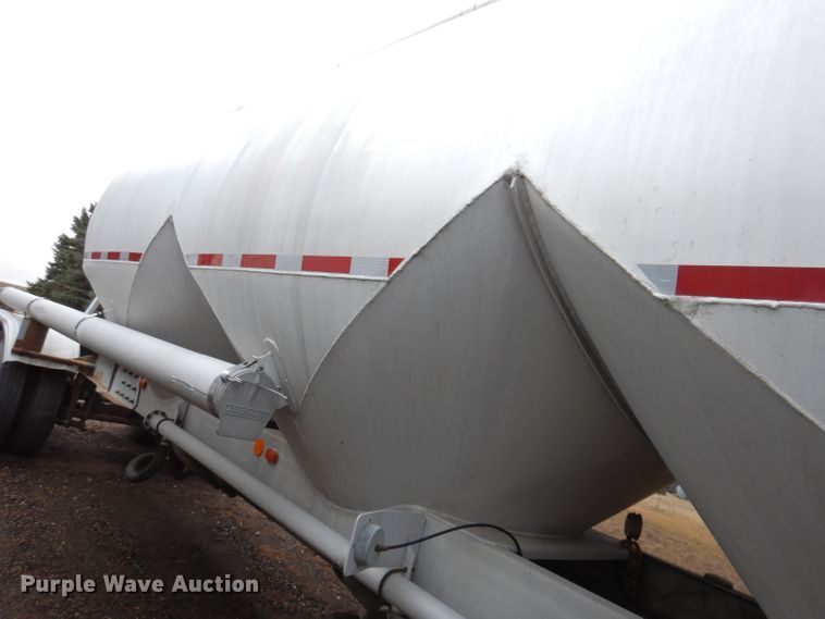 image for item DL5966 1987 Fruehauf  pneumatic dry bulk trailer