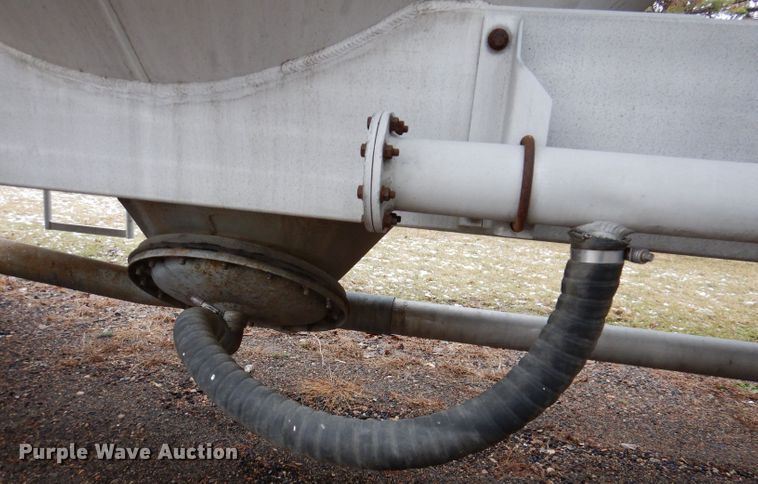 image for item DL5966 1987 Fruehauf  pneumatic dry bulk trailer