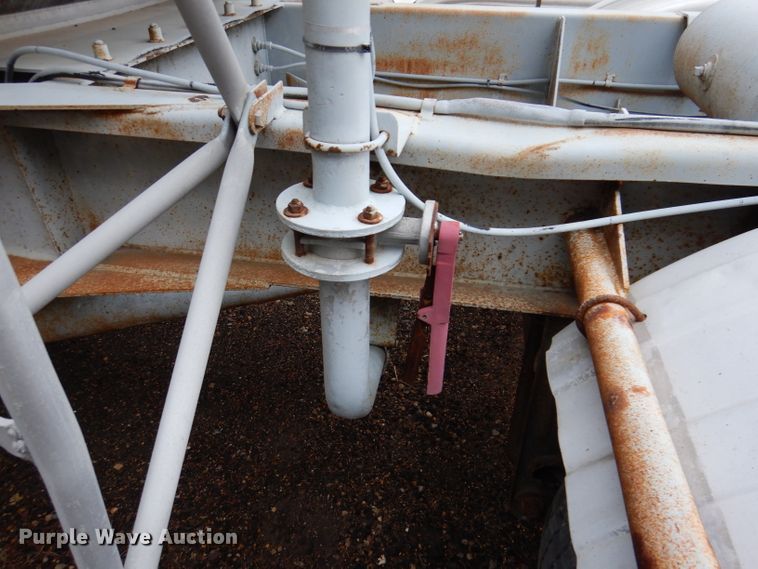 image for item DL5966 1987 Fruehauf  pneumatic dry bulk trailer