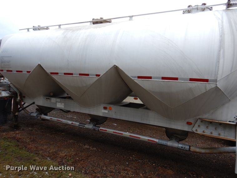 image for item DL5966 1987 Fruehauf  pneumatic dry bulk trailer