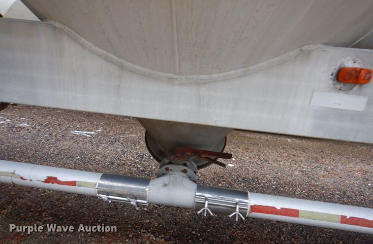 image for item DL5966 1987 Fruehauf  pneumatic dry bulk trailer