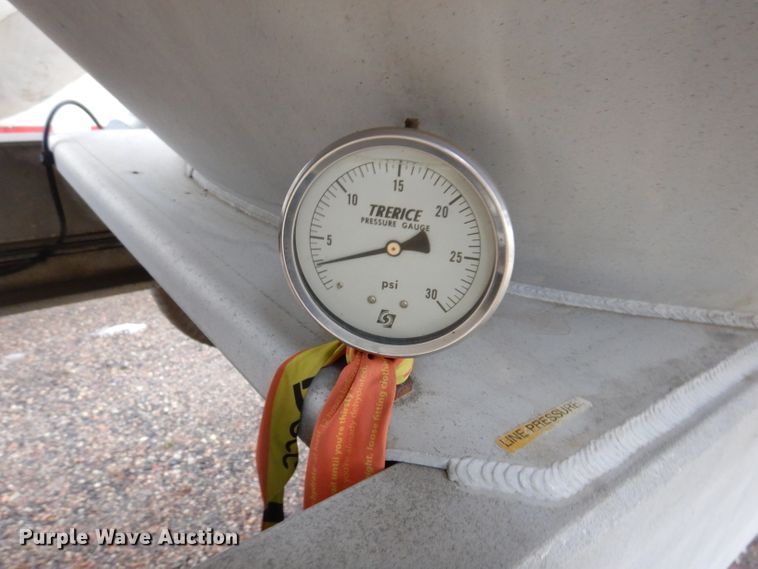 image for item DL5966 1987 Fruehauf  pneumatic dry bulk trailer