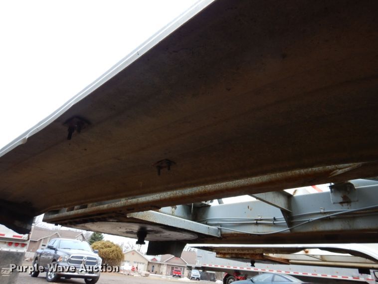 image for item DL5966 1987 Fruehauf  pneumatic dry bulk trailer