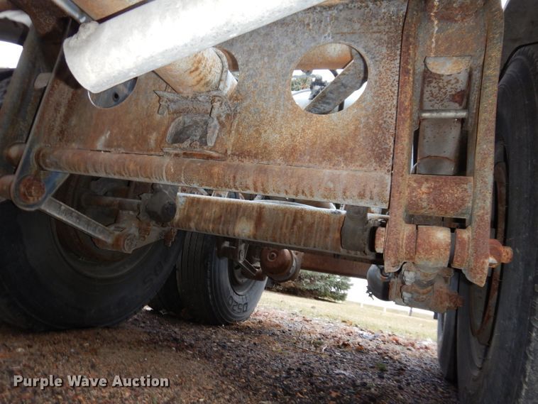 image for item DL5966 1987 Fruehauf  pneumatic dry bulk trailer