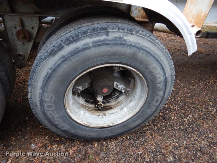 image for item DL5966 1987 Fruehauf  pneumatic dry bulk trailer