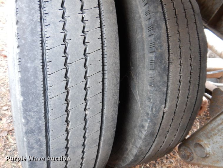 image for item DL5966 1987 Fruehauf  pneumatic dry bulk trailer