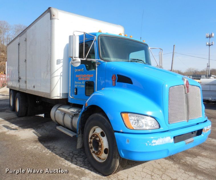image for item DM6011 2010 Kenworth T370  box truck