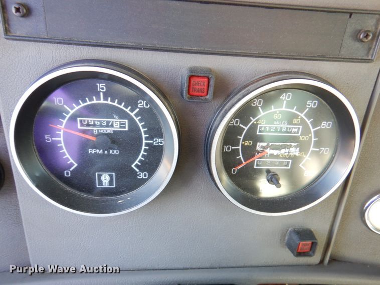 image for item DM6011 2010 Kenworth T370  box truck