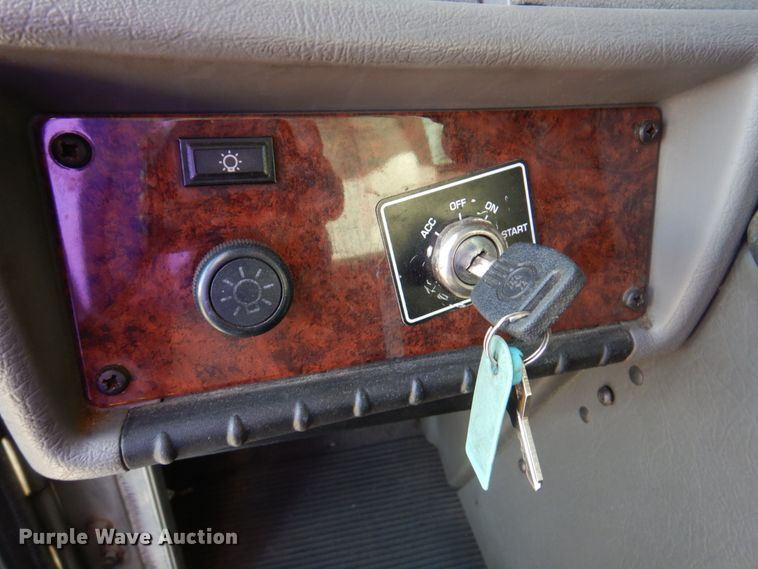 image for item DM6011 2010 Kenworth T370  box truck