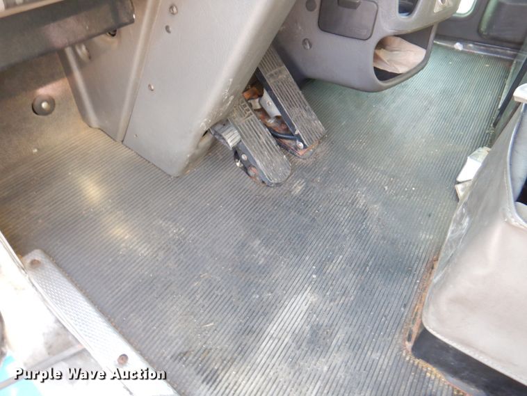 image for item DM6011 2010 Kenworth T370  box truck