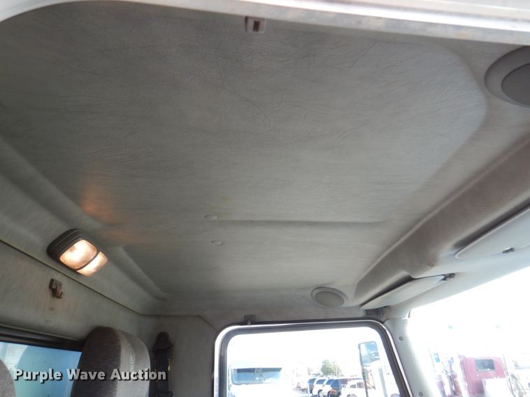 image for item DM6011 2010 Kenworth T370  box truck