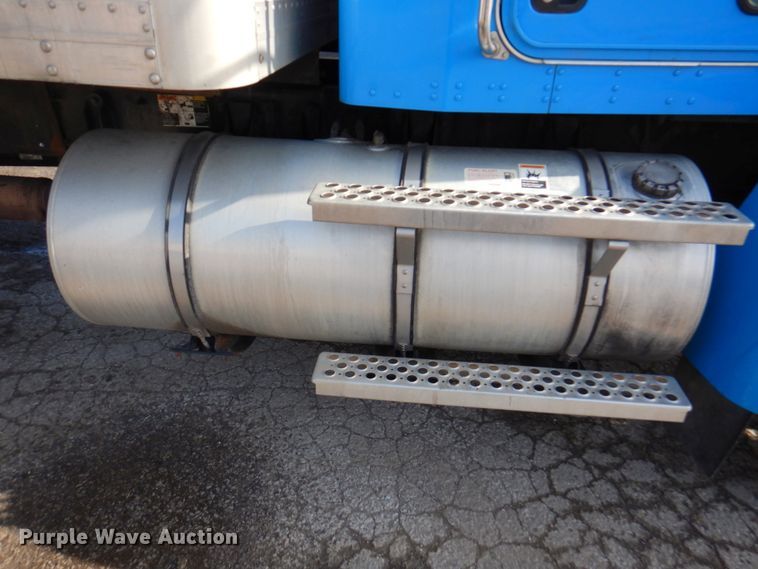 image for item DM6011 2010 Kenworth T370  box truck