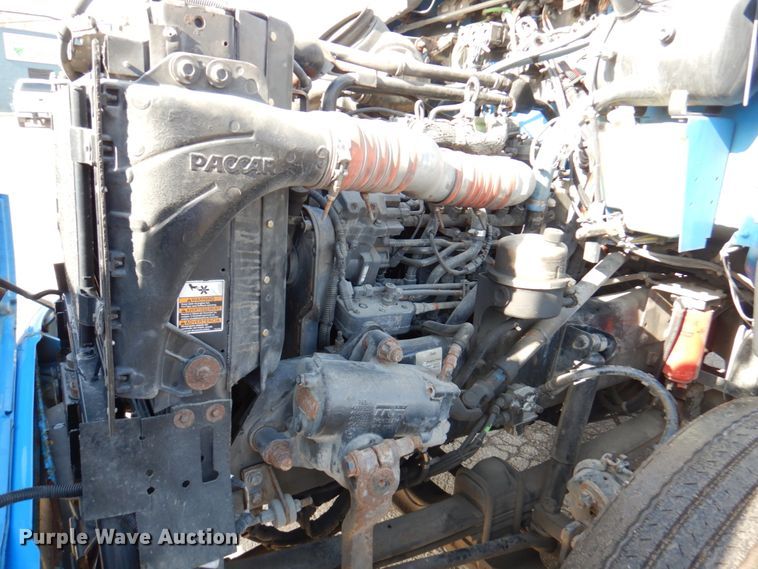 image for item DM6011 2010 Kenworth T370  box truck