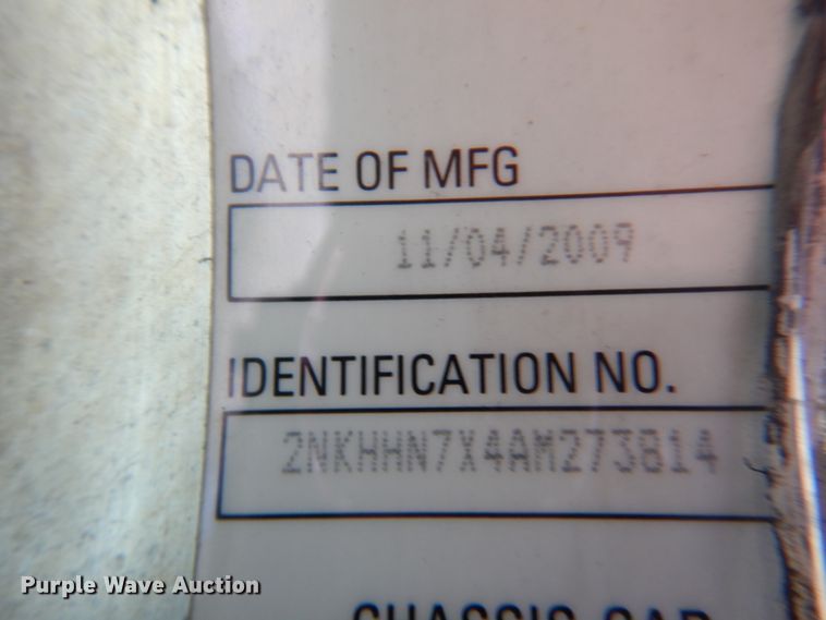 image for item DM6011 2010 Kenworth T370  box truck