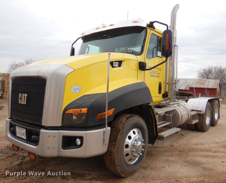 image for item DM6063 2013 Caterpillar CT660L  semi truck