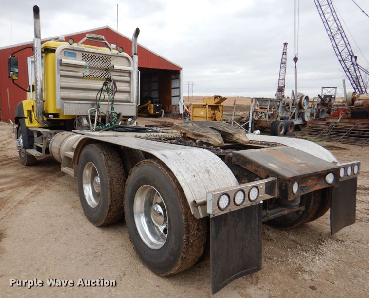 image for item DM6063 2013 Caterpillar CT660L  semi truck