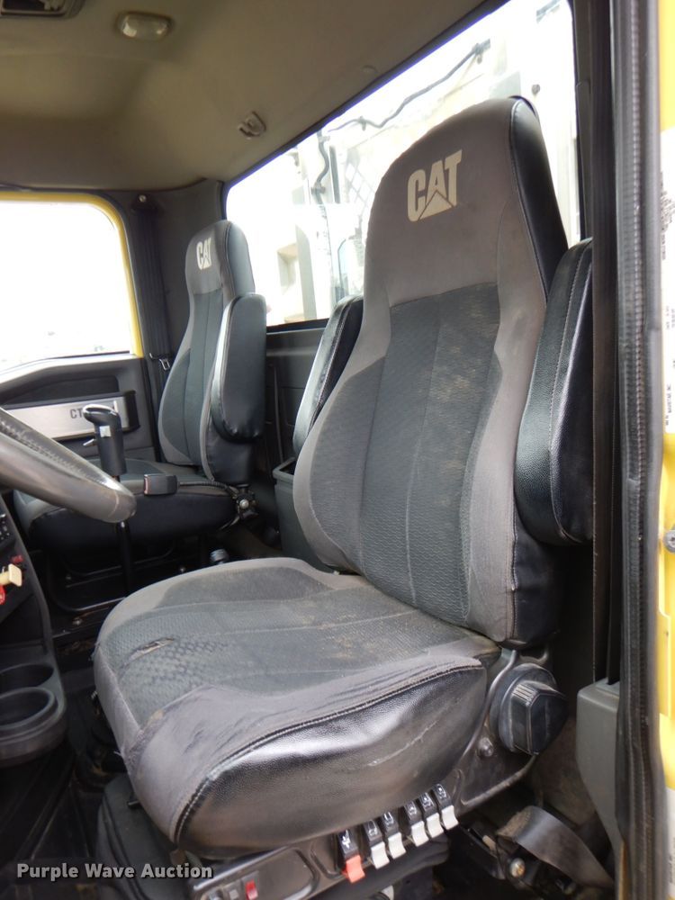 image for item DM6063 2013 Caterpillar CT660L  semi truck