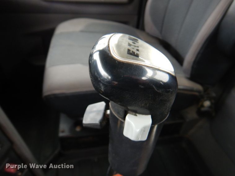 image for item DM6063 2013 Caterpillar CT660L  semi truck