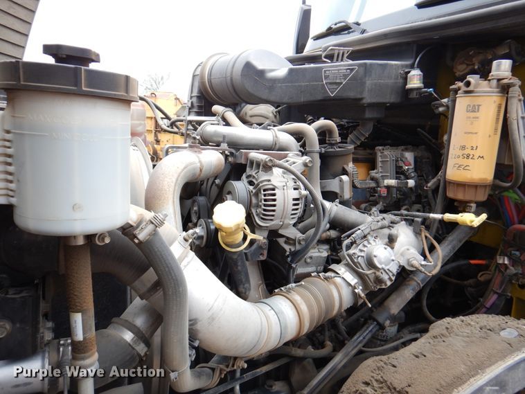 image for item DM6063 2013 Caterpillar CT660L  semi truck