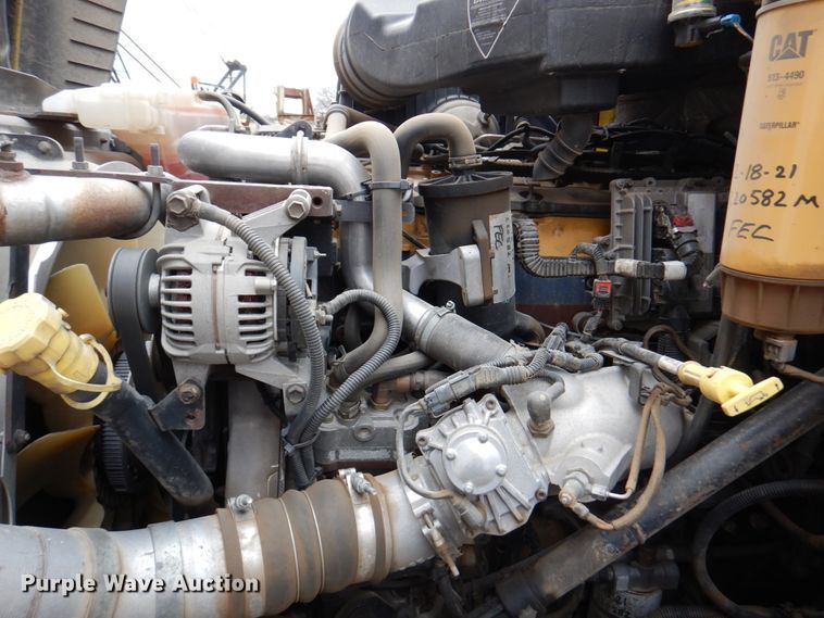 image for item DM6063 2013 Caterpillar CT660L  semi truck