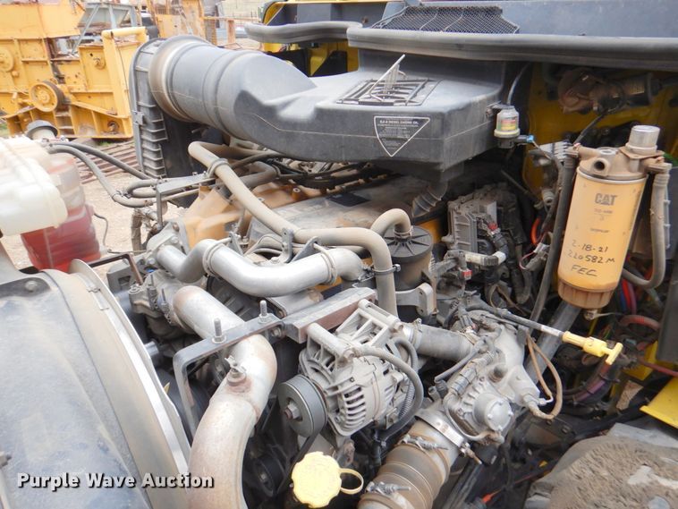 image for item DM6063 2013 Caterpillar CT660L  semi truck