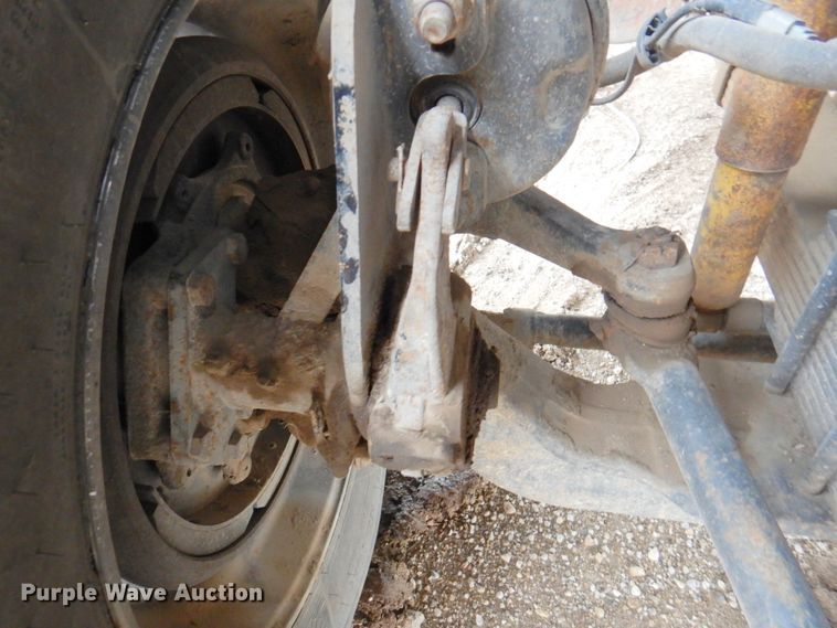 image for item DM6063 2013 Caterpillar CT660L  semi truck