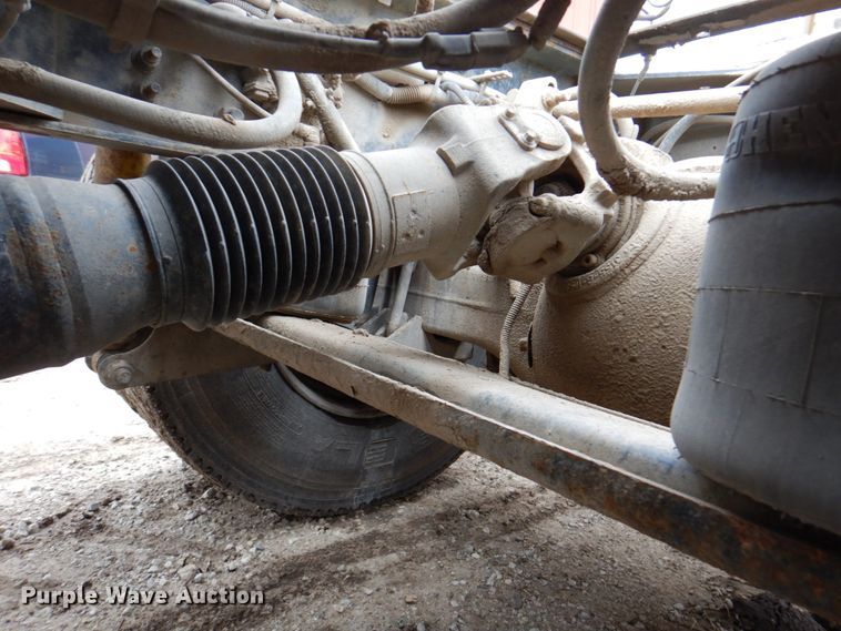 image for item DM6063 2013 Caterpillar CT660L  semi truck