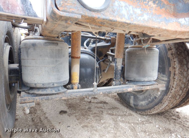 image for item DM6063 2013 Caterpillar CT660L  semi truck