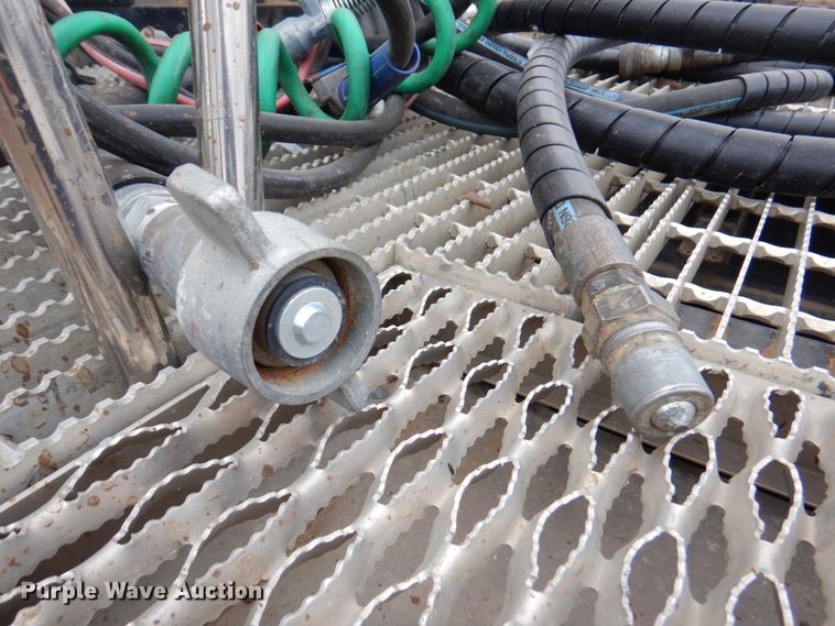 image for item DM6063 2013 Caterpillar CT660L  semi truck