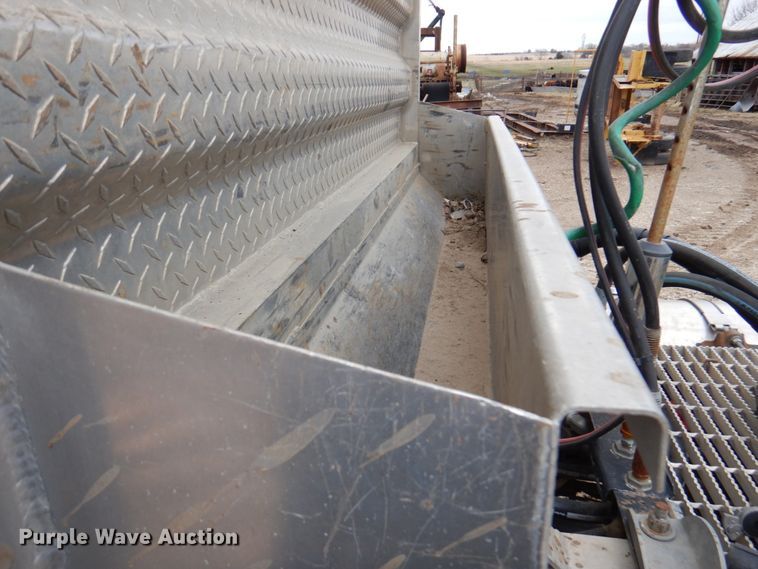 image for item DM6063 2013 Caterpillar CT660L  semi truck