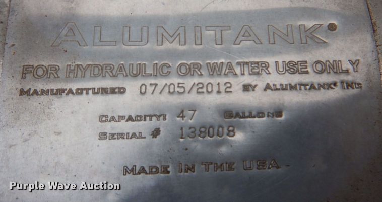 image for item DM6063 2013 Caterpillar CT660L  semi truck