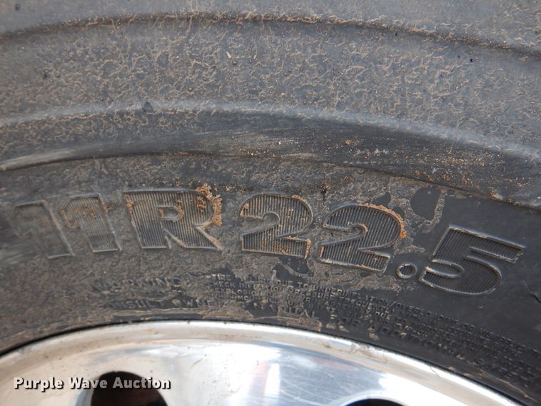 image for item DM6063 2013 Caterpillar CT660L  semi truck