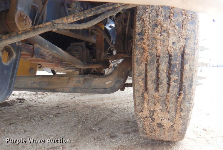 image for item DM6063 2013 Caterpillar CT660L  semi truck