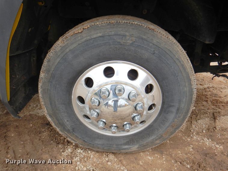 image for item DM6063 2013 Caterpillar CT660L  semi truck